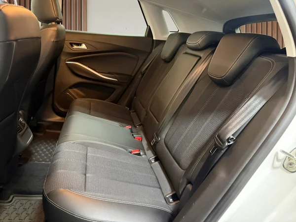 Opel Grandland (2024) — foto 18 van 29