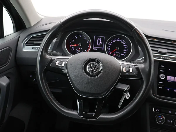 VOLKSWAGEN Tiguan (2019) — foto 5 van 25