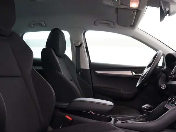 SKODA Karoq (2025) — foto 18 van 18