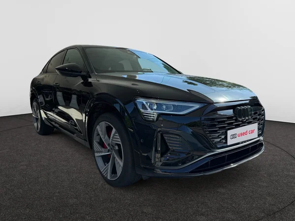 AUDI Q8 Sportback e-tron (2025) — foto 6 van 12