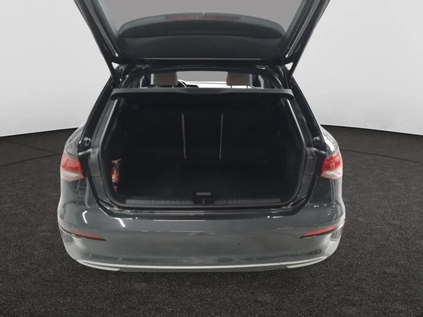 AUDI A3 Sportback (2023) — foto 13 van 22