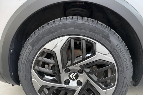 Citroen C4 (2024) — foto 10 van 18
