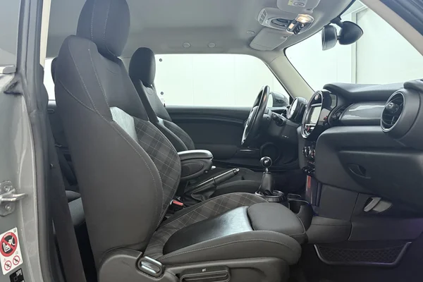 Mini Mini (F56) (2017) — foto 23 van 25