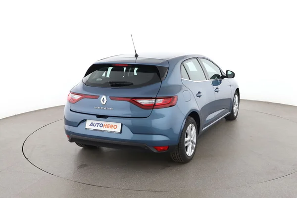 Renault Megane (2018) — foto 12 van 16