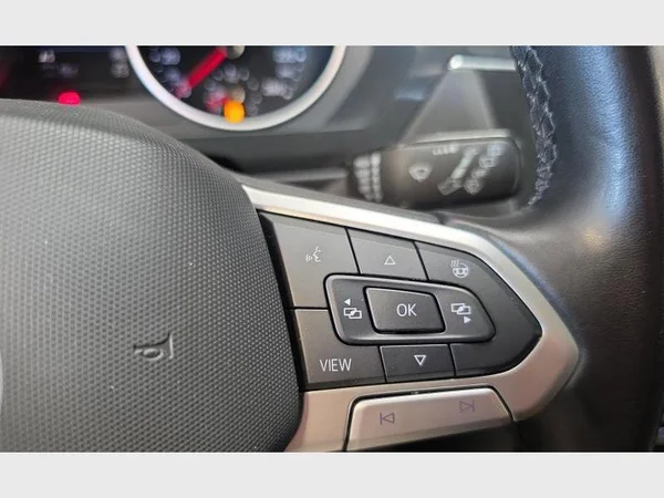 VOLKSWAGEN Tiguan (2021) — foto 8 van 34