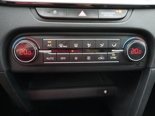 Kia XCeed (2024) — foto 10 van 22