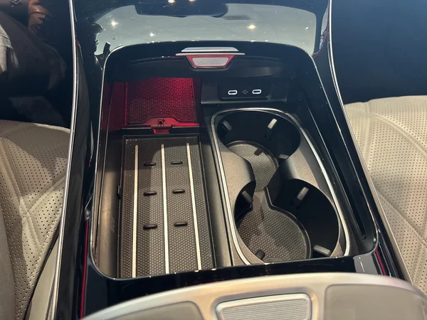 Mercedes-Benz Maybach (2021) — foto 24 van 40