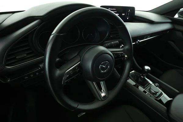 Mazda 3 (2024) — foto 2 van 16