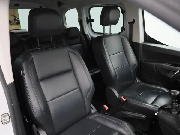 Opel Combo Life (2022) — foto 18 van 30