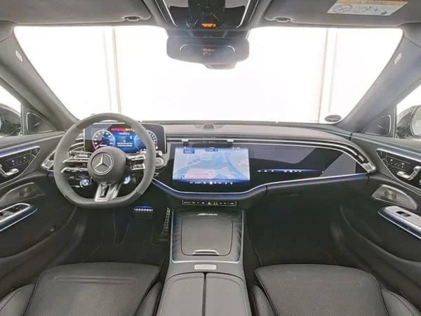 Mercedes-Benz E-Klasse (2025) — foto 6 van 10