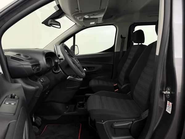 OPEL Combo (2021) — foto 2 van 27