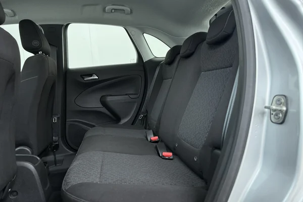 Opel Crossland (2022) — foto 18 van 19