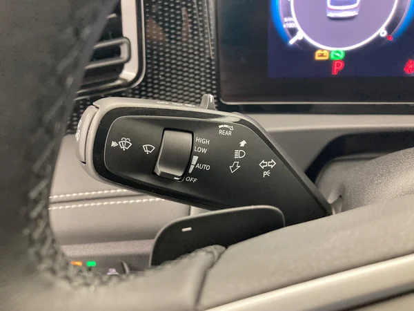 VOLKSWAGEN Tiguan (2025) — foto 14 van 36
