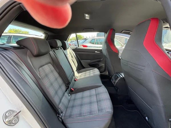 VOLKSWAGEN Golf VIII GTI (2024) — foto 11 van 24