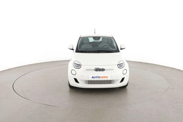 Fiat 500e (2021) — foto 15 van 16