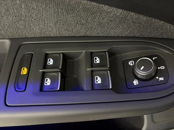 VOLKSWAGEN Golf VIII SW (2024) — foto 6 van 15