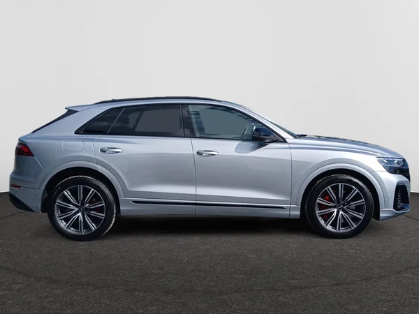 AUDI Q8 SUV e-hybrid (PHEV) (2024) — foto 10 van 19