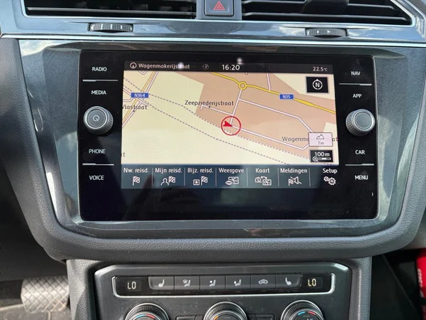 VOLKSWAGEN Tiguan (2019) — foto 4 van 22