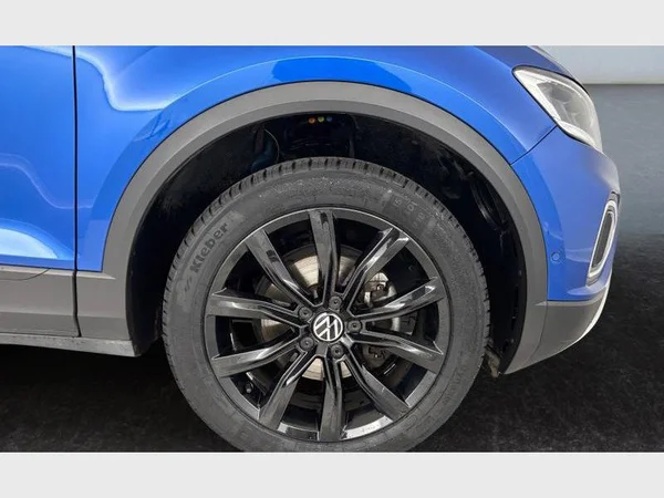 Volkswagen T-Roc (2022) — foto 14 van 15