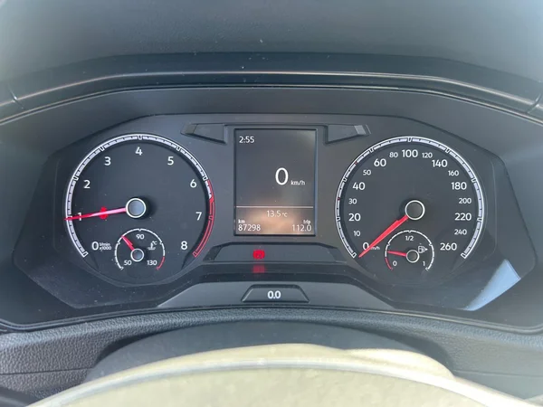VOLKSWAGEN T-Roc (2019) — foto 23 van 24