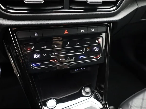 VOLKSWAGEN T-Roc (2022) — foto 9 van 21