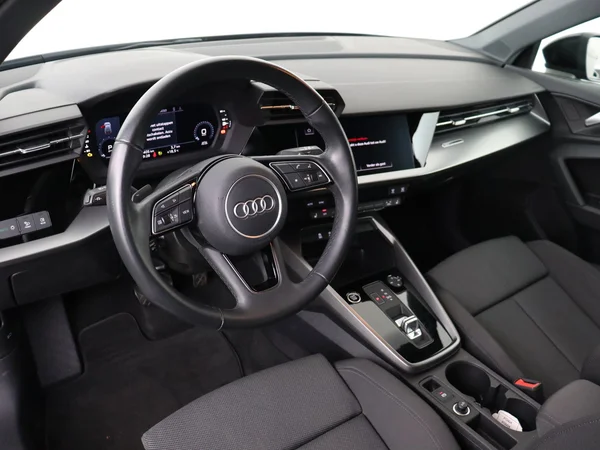 AUDI A3 Sportback (2024) — foto 16 van 17