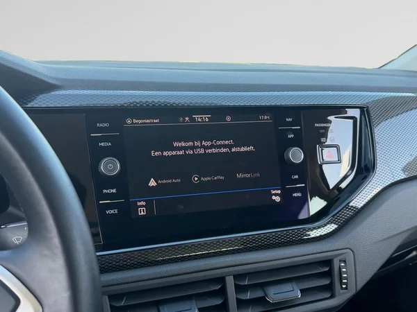 VOLKSWAGEN Polo (2023) — foto 9 van 21