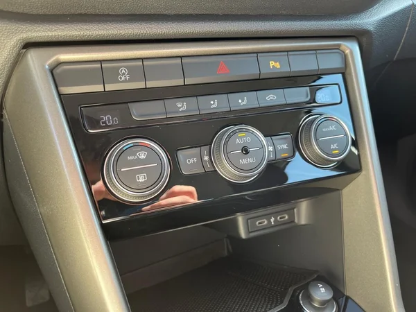 VOLKSWAGEN T-Roc (2021) — foto 21 van 22