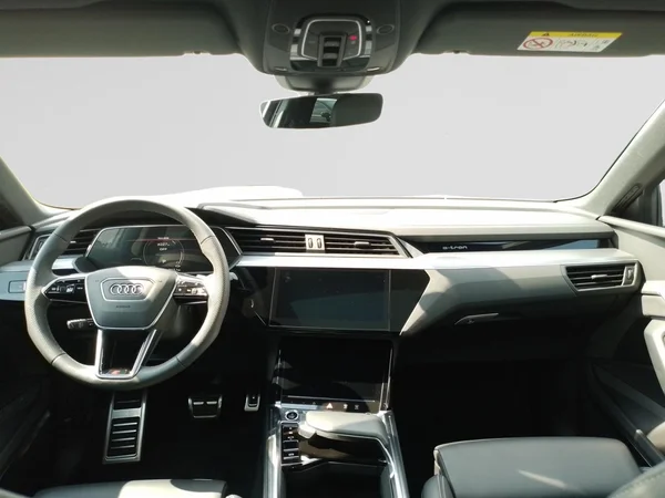 AUDI Q8 e-tron Sportback (2024) — foto 2 van 23