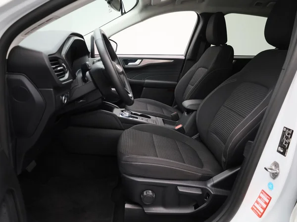Ford Kuga (2024) — foto 2 van 39