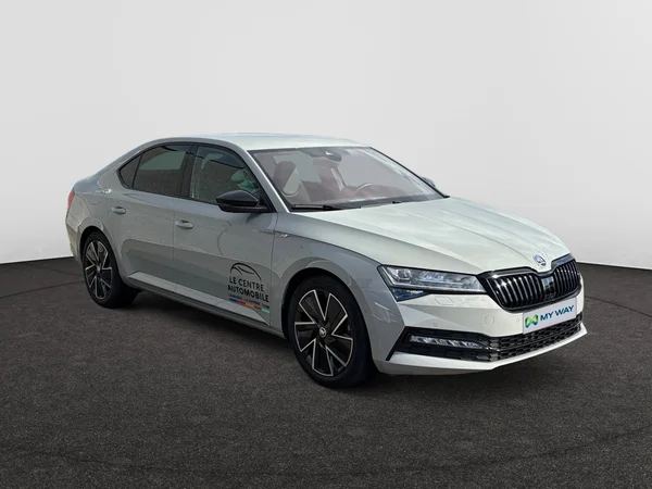 SKODA Superb (2024) — foto 2 van 21