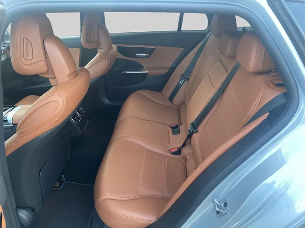 Mercedes-Benz C-Klasse (2023) — foto 5 van 20