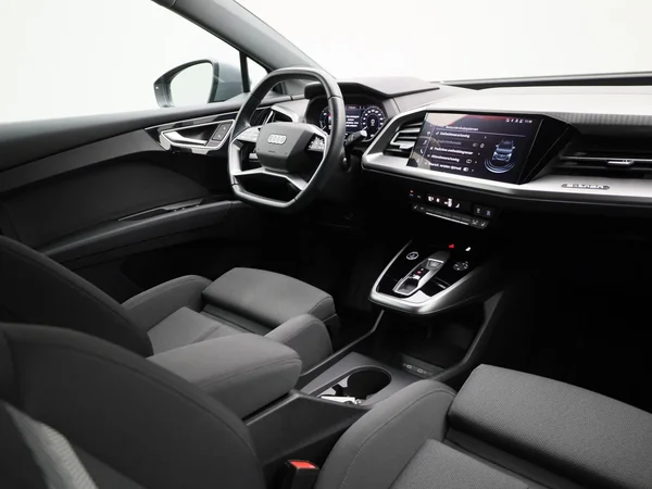 Audi Q4 e-tron (2024) — foto 41 van 50