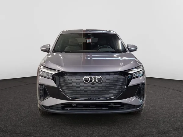 AUDI Q4 Sportback e-tron (2025) — foto 16 van 18