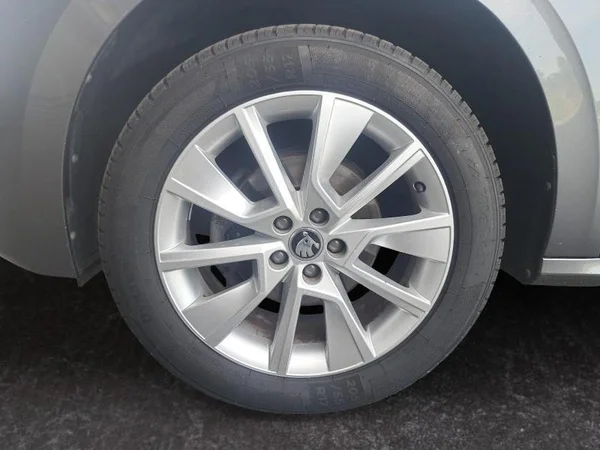 SKODA Kamiq (2022) — foto 21 van 28