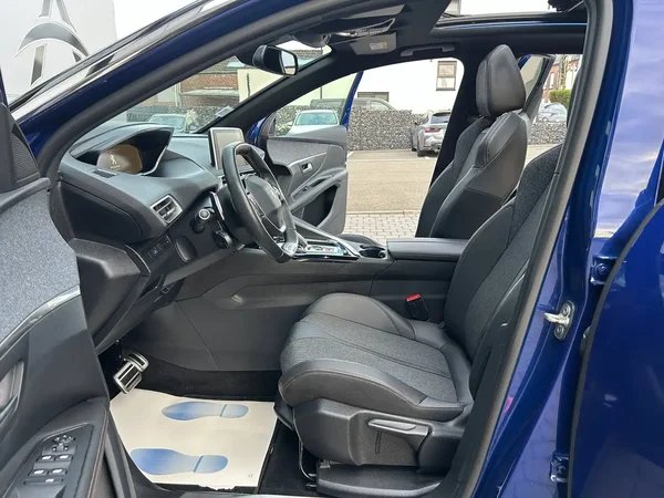 Peugeot 3008 (2018) — foto 20 van 22