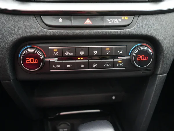Kia cee'd (2024) — foto 9 van 22