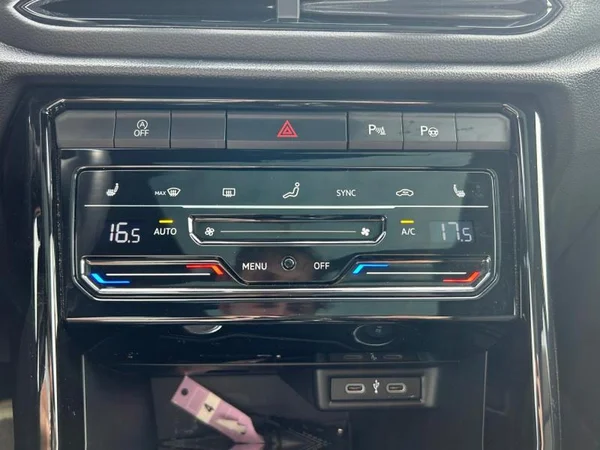 VOLKSWAGEN T-Roc Dsl (2023) — foto 13 van 31