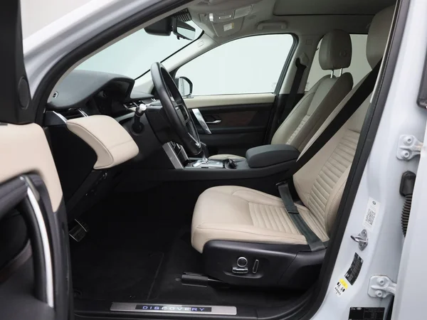 Land Rover Discovery Sport (2021) — foto 3 van 50