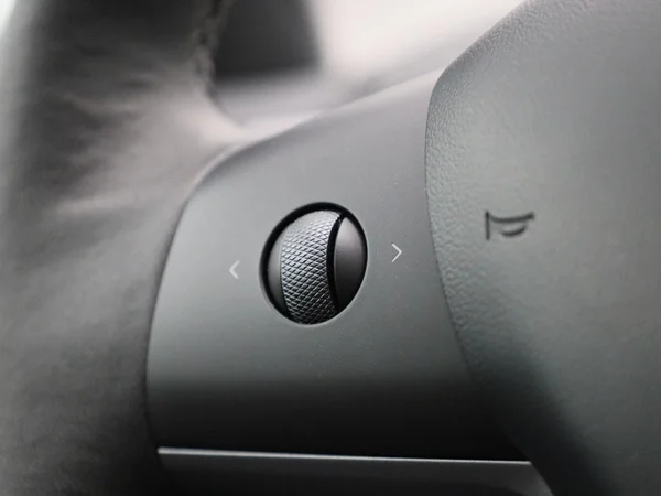 Tesla Model 3 (2022) — foto 8 van 47