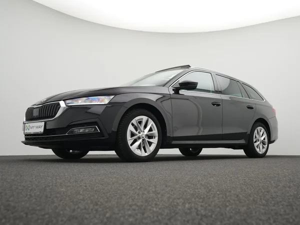 SKODA Octavia Combi (2021) — foto 23 van 41