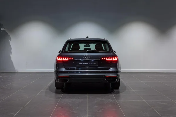 Audi A4 (2023) — foto 30 van 33
