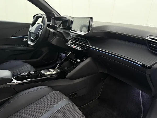 PEUGEOT 208 (2022) — foto 3 van 31