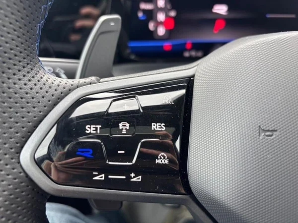 VOLKSWAGEN Golf VIII R (2025) — foto 9 van 33
