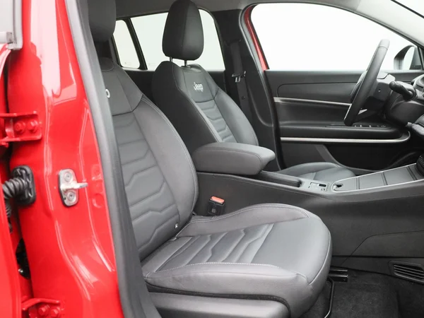 Jeep Avenger (2024) — foto 28 van 42