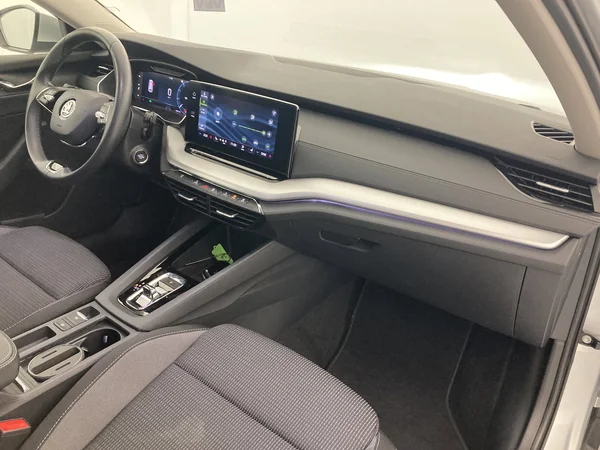 SKODA Octavia Combi (2022) — foto 6 van 36