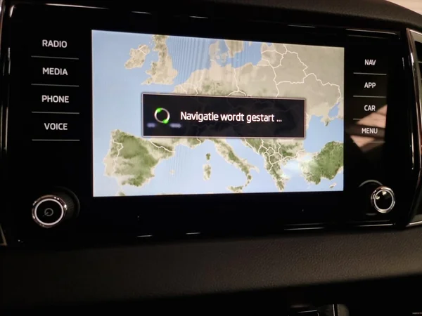 SKODA Karoq (2022) — foto 6 van 23