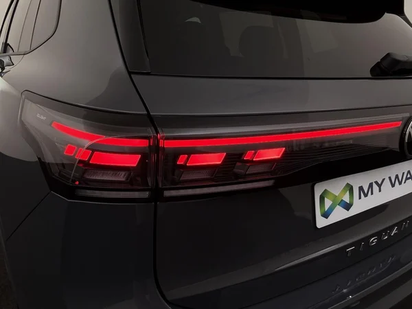 VOLKSWAGEN Tiguan (2025) — foto 5 van 18