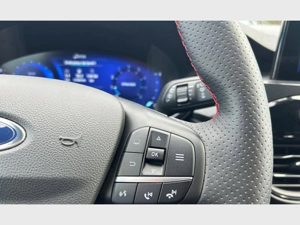 Ford Kuga (2021) — foto 14 van 29