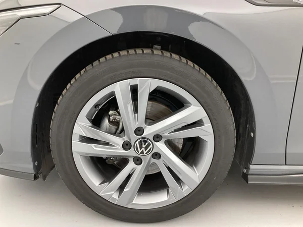 VOLKSWAGEN Golf VIII SW (2024) — foto 28 van 36